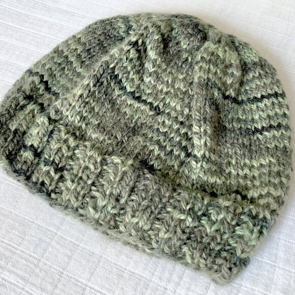 Handmade 🇨🇦 NWOT Hand Knit Alpaca Cable Toque - Picture 4 of 4